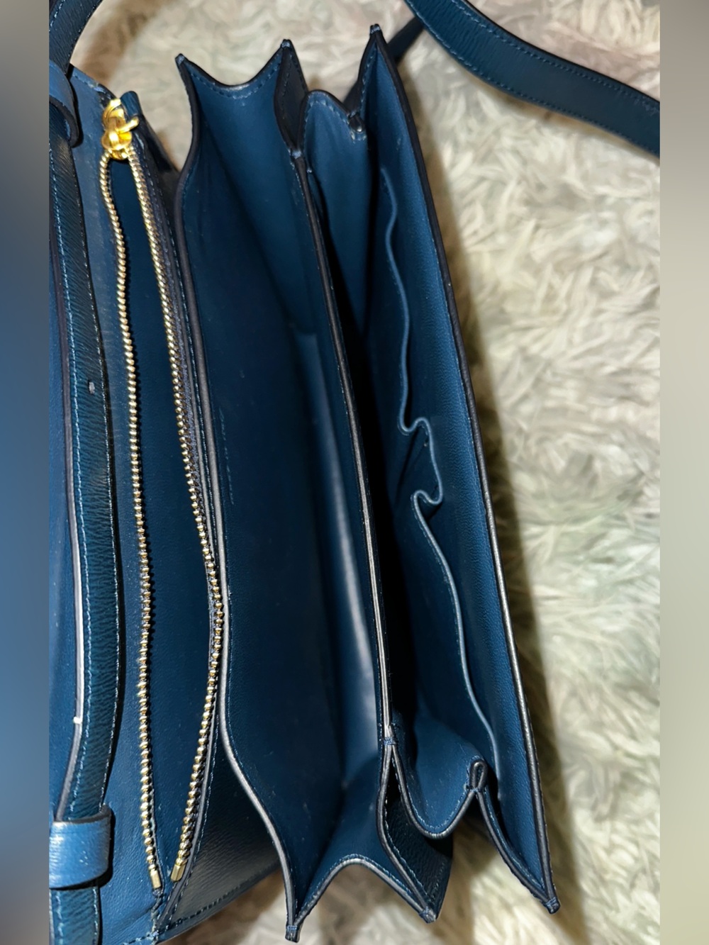 Celine Classic Box Medium Shoulder Leather Bag in Blue - Picture 12 of 16